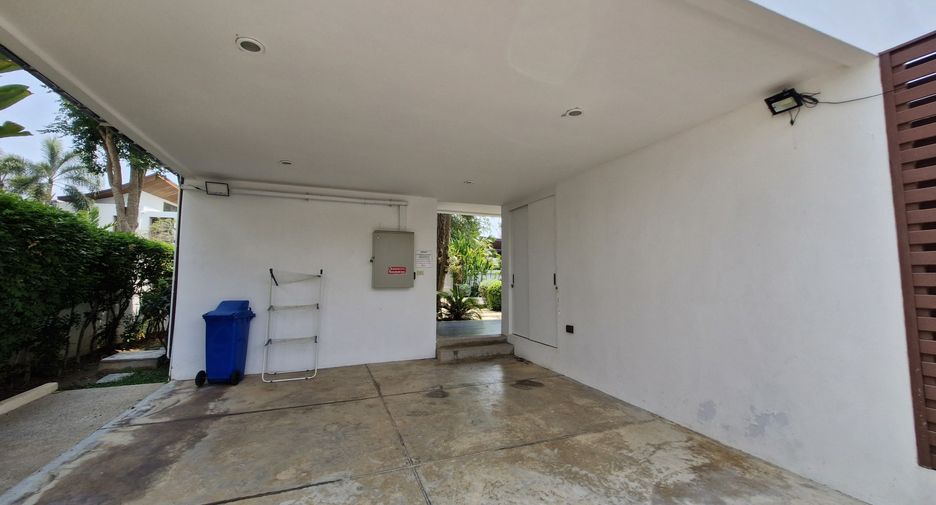 For rent 4 bedrooms villa in Pran Buri, Prachuap Khiri Khan