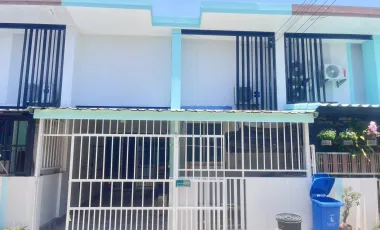 Casa adosada en alquiler de 3 habitaciones en Mueang Samut Sakhon, Samut Sakhon
