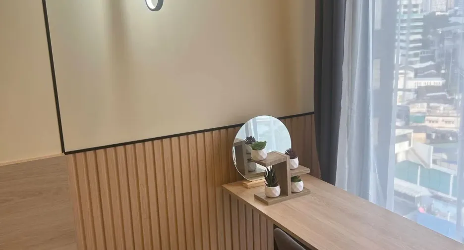 Wohnung zur Miete mit Studio in Khlong San, Bangkok