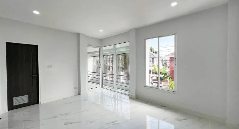 Villa zum Kauf mit 4 Zimmer in Mueang Phuket, Phuket