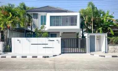 À vendre 4 chambres villa à Mueang Phuket, Phuket
