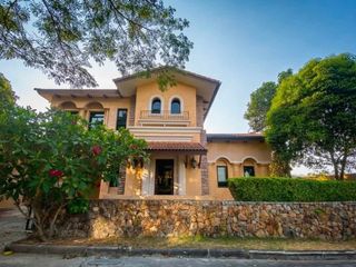 À louer 3 chambres villa à Huay Yai, Pattaya