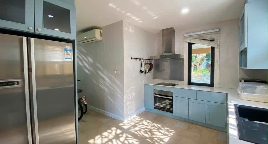 For rent 3 bedrooms villa in Sattahip, Chonburi