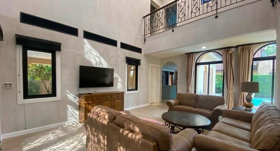 For rent 3 bedrooms villa in Sattahip, Chonburi