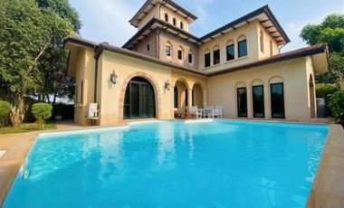 For rent 3 ベッドルーム villa in Sattahip, Chonburi
