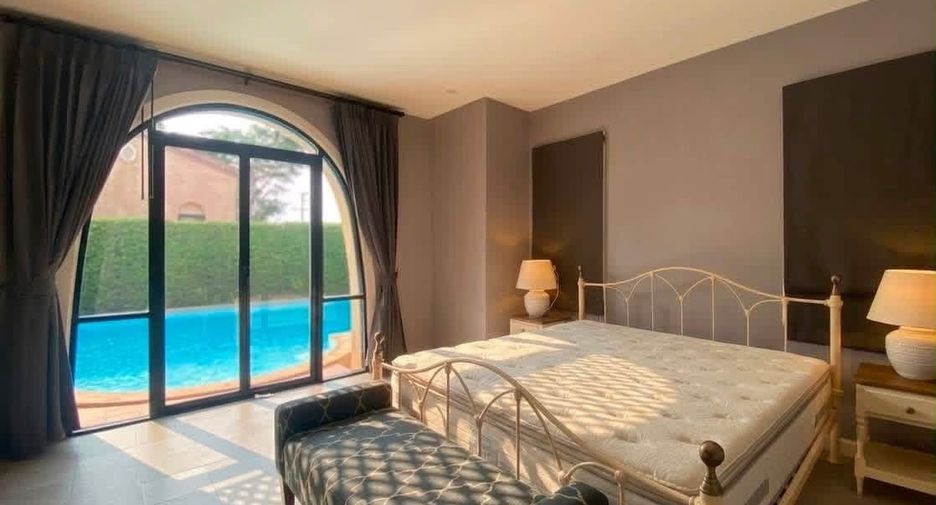 For rent 3 bedrooms villa in Sattahip, Chonburi