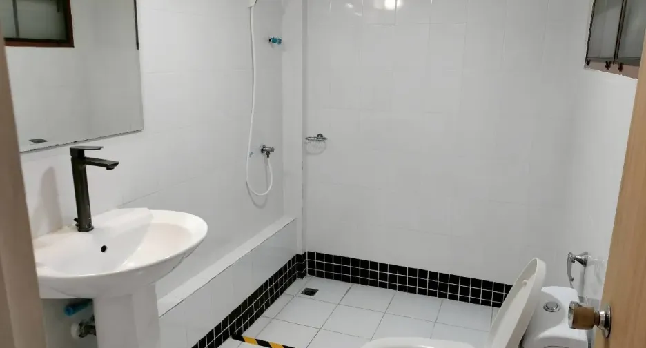 Büro zur Miete mit 2 Zimmer in Watthana, Bangkok