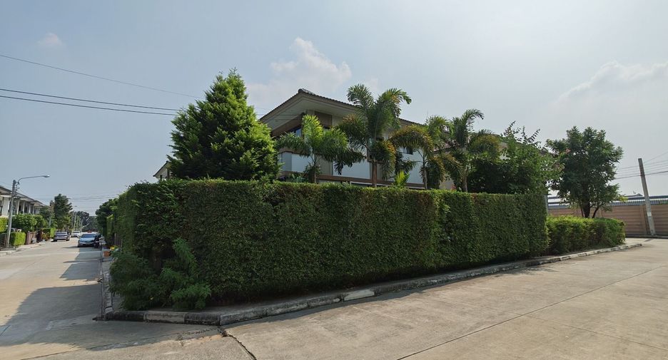 For sale and for rent 4 bedrooms house in Bang Phli, Samut Prakan