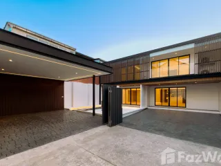 For sale 4 bedrooms house in Phra Khanong, Bangkok