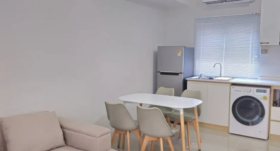 For rent 3 bedrooms townhouse in Bang Phli, Samut Prakan