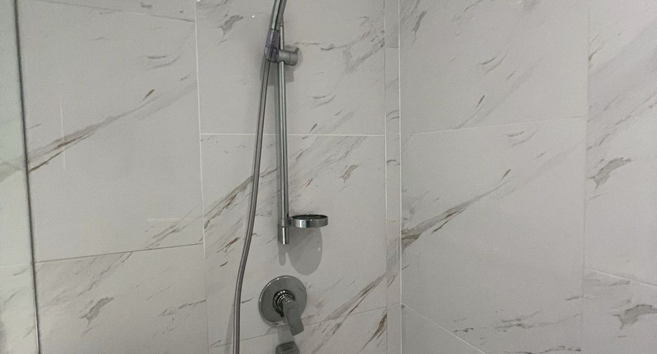 For rent 3 bedrooms condo in Bang Kho Laem, Bangkok