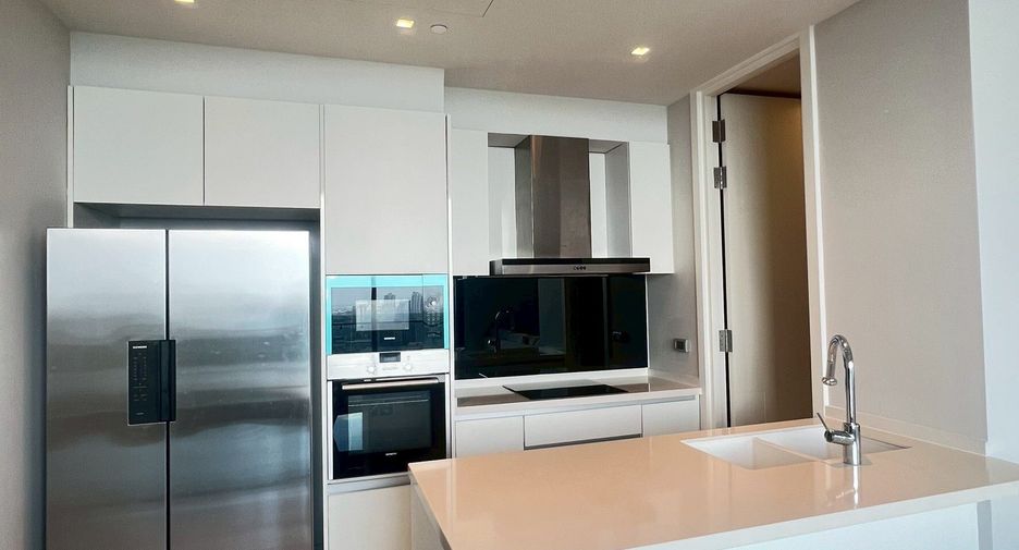For rent 3 bedrooms condo in Bang Kho Laem, Bangkok