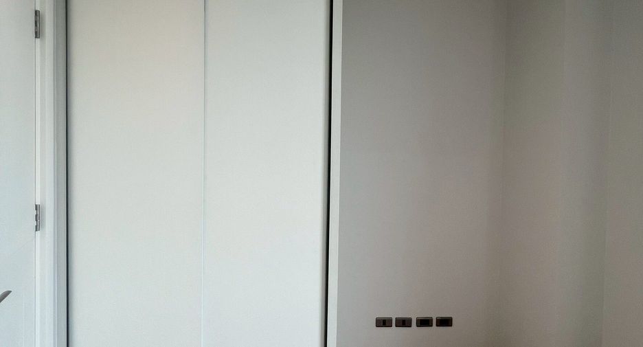 For rent 3 bedrooms condo in Bang Kho Laem, Bangkok