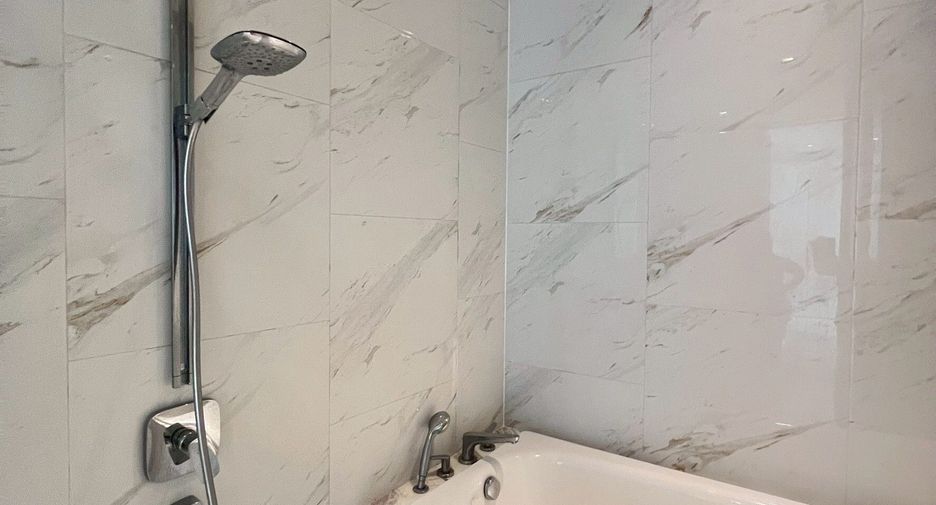 For rent 3 bedrooms condo in Bang Kho Laem, Bangkok