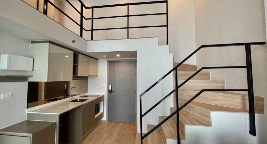 For rent 2 bedrooms condo in Huai Khwang, Bangkok