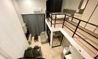 À louer 2 chambres condo à Huai Khwang, Bangkok