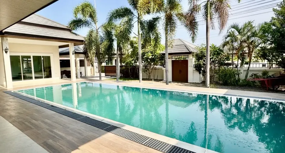 À louer 4 chambres villa à Cha Am, Phetchaburi