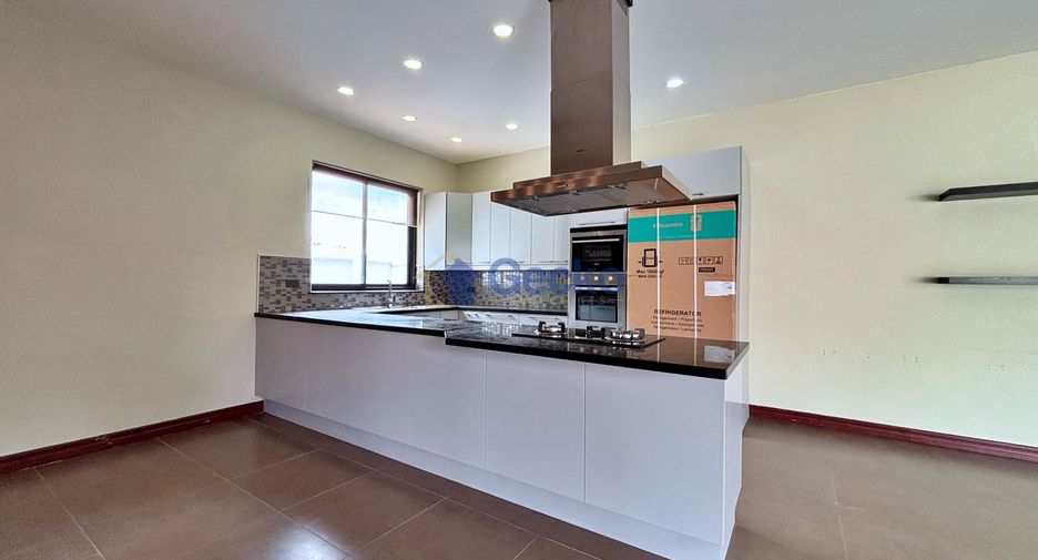À vendre 2 chambres maison à Bang Lamung, Chonburi