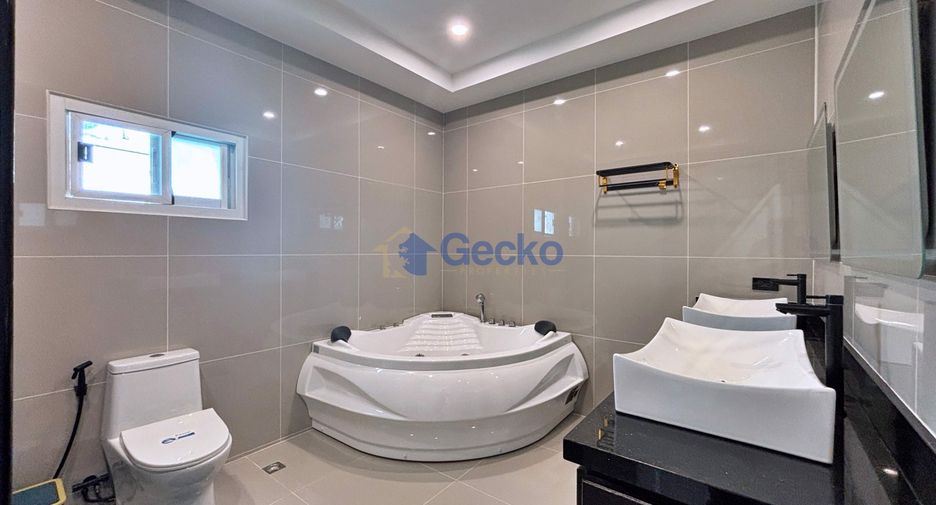 For sale 6 bedrooms house in Bang Lamung, Chonburi