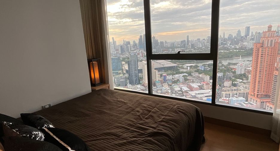 For rent 2 bedrooms condo in Khlong Toei, Bangkok