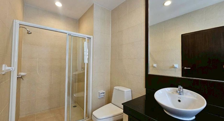 For rent 3 bedrooms condo in Watthana, Bangkok