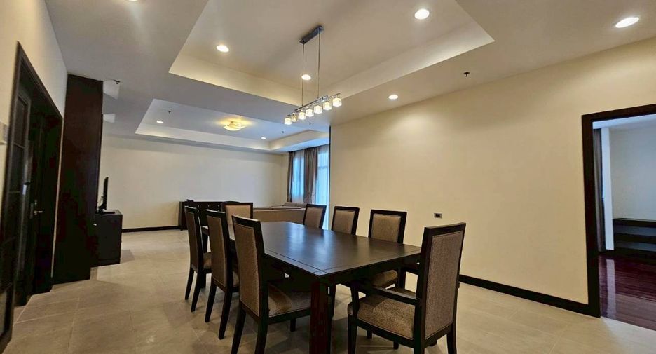 For rent 3 bedrooms condo in Watthana, Bangkok