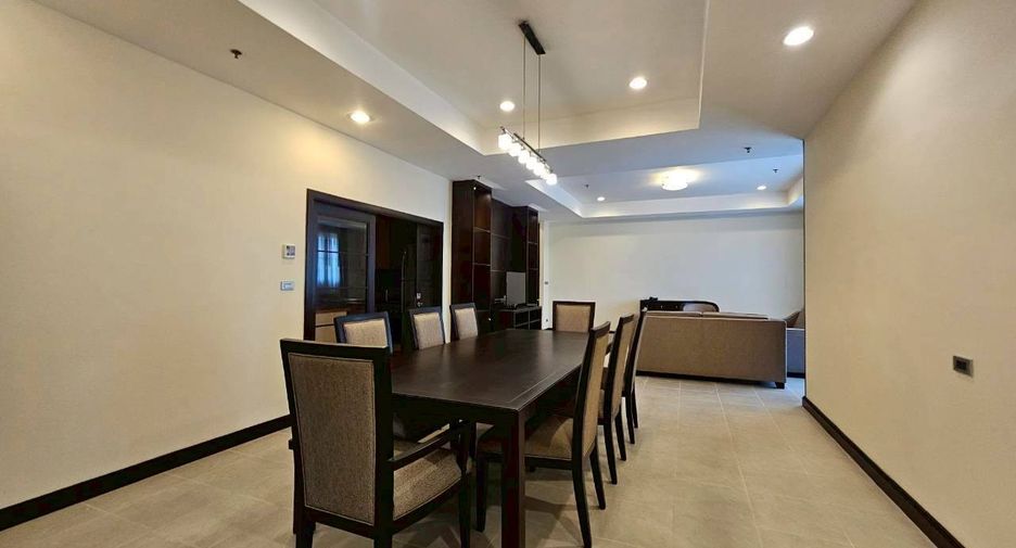For rent 3 bedrooms condo in Watthana, Bangkok