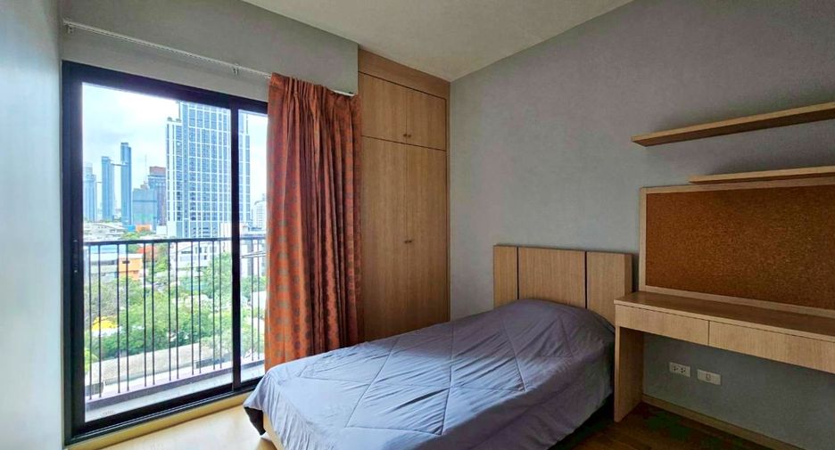 For rent 2 bedrooms condo in Khlong Toei, Bangkok