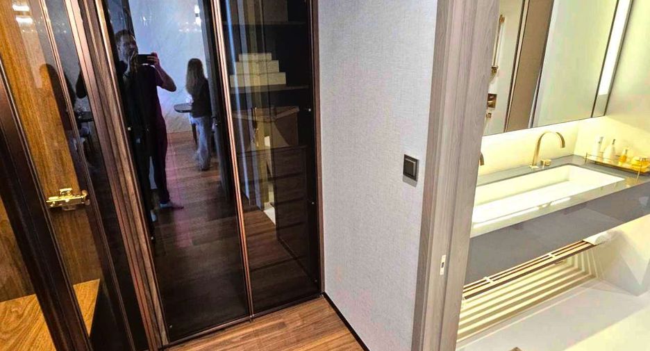 Condo en alquiler de 2 habitaciones en Khlong Toei, Bangkok