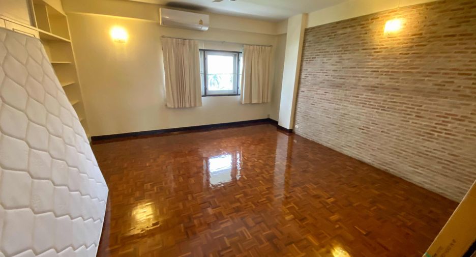 For rent 3 ベッドルーム condo in Watthana, Bangkok