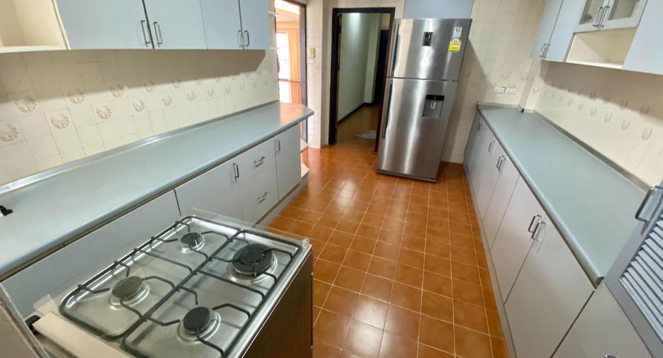 For rent 3 ベッドルーム condo in Watthana, Bangkok