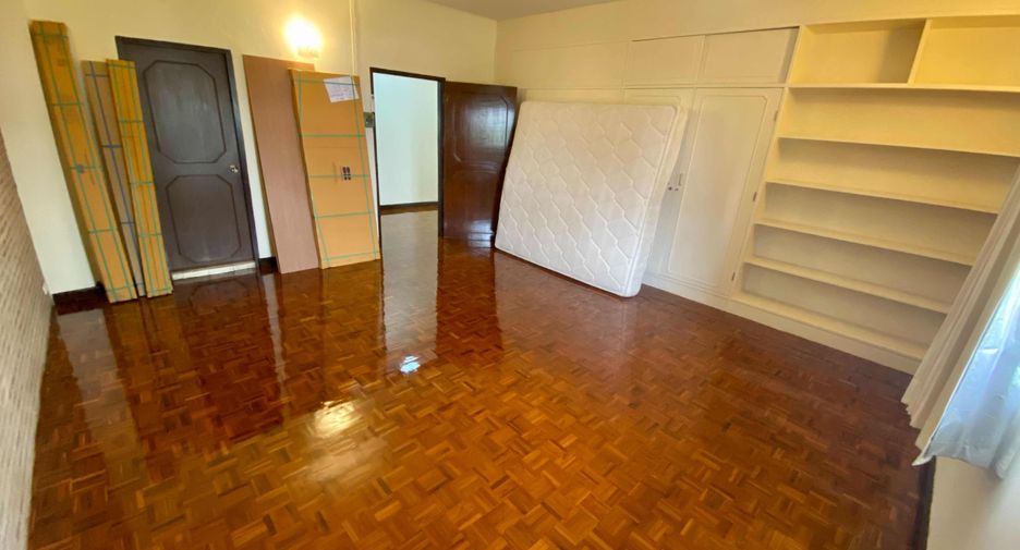 For rent 3 ベッドルーム condo in Watthana, Bangkok