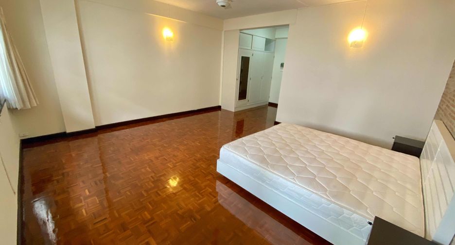 For rent 3 ベッドルーム condo in Watthana, Bangkok