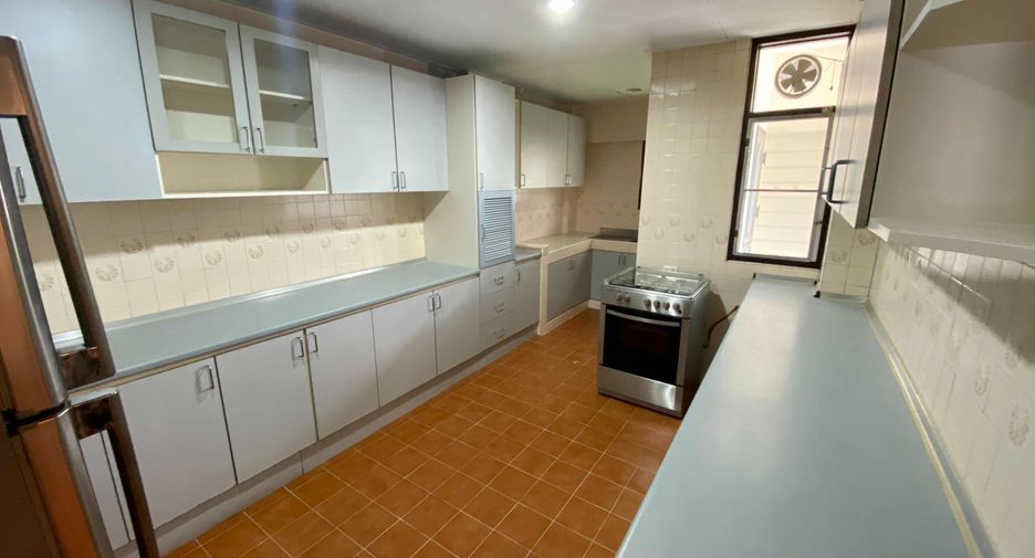 For rent 3 ベッドルーム condo in Watthana, Bangkok