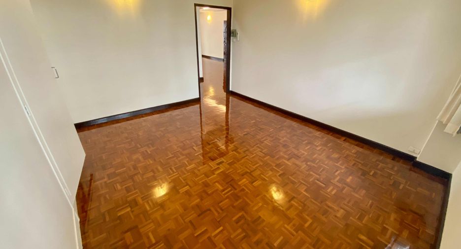 For rent 3 ベッドルーム condo in Watthana, Bangkok