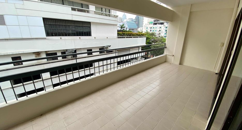 For rent 3 ベッドルーム condo in Watthana, Bangkok