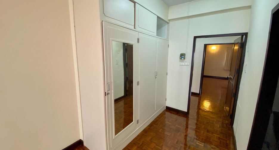 For rent 3 ベッドルーム condo in Watthana, Bangkok