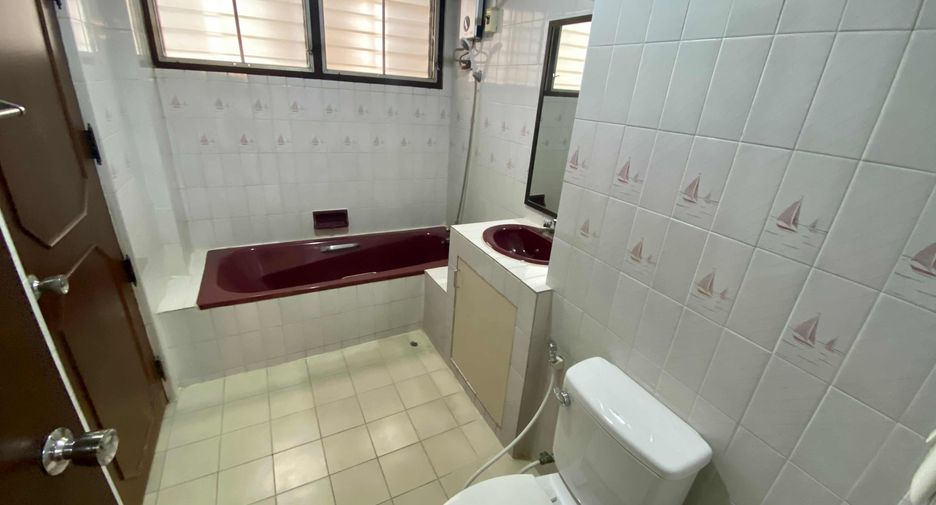 For rent 3 ベッドルーム condo in Watthana, Bangkok
