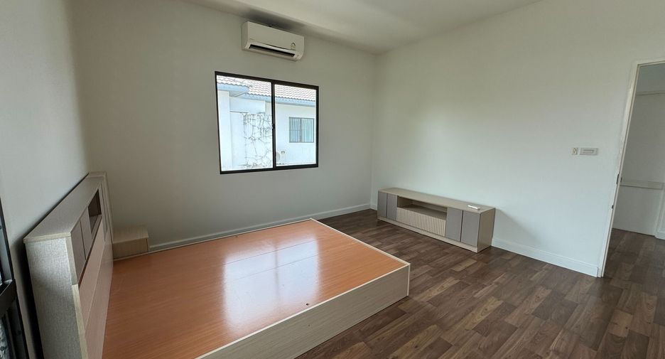For rent 3 ベッドルーム house in Prawet, Bangkok