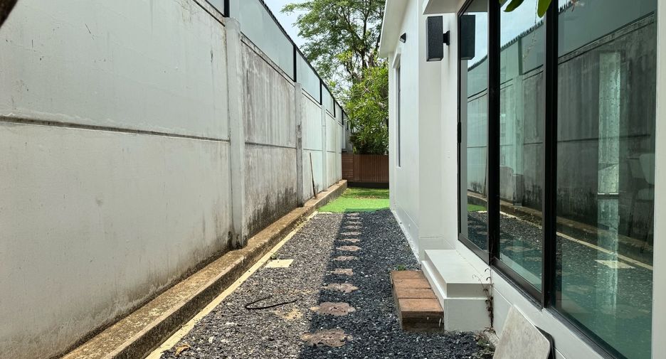 For rent 3 ベッドルーム house in Prawet, Bangkok