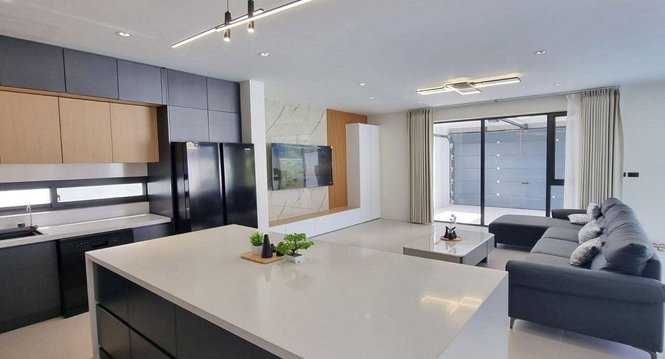 Villa en venta de 4 habitaciones en Mueang Phuket, Phuket