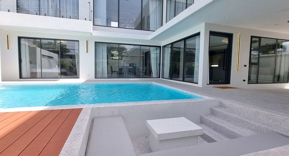 Villa en venta de 4 habitaciones en Mueang Phuket, Phuket