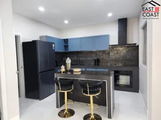 For sale 4 bedrooms house in Bang Lamung, Chonburi