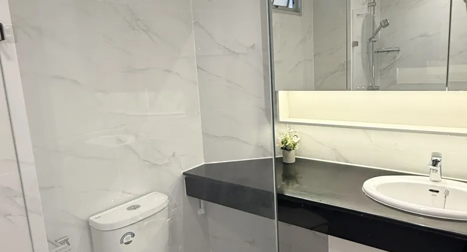 For sale 2 bedrooms condo in Yan Nawa, Bangkok