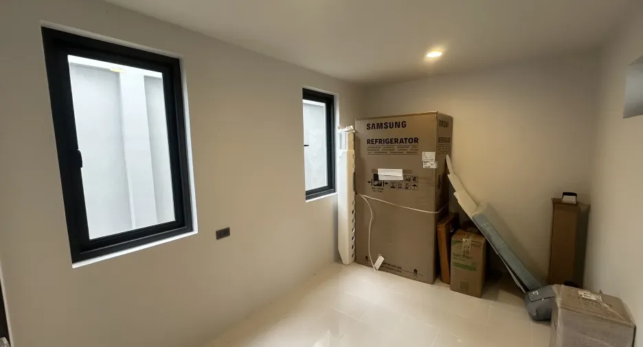 For rent and for sale 2 bedrooms office in Lat Phrao, Bangkok