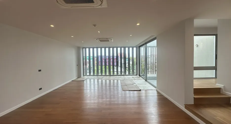 For rent and for sale 2 bedrooms office in Lat Phrao, Bangkok