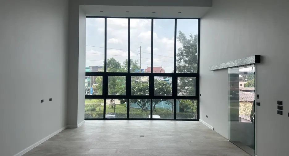 For rent and for sale 2 bedrooms office in Lat Phrao, Bangkok