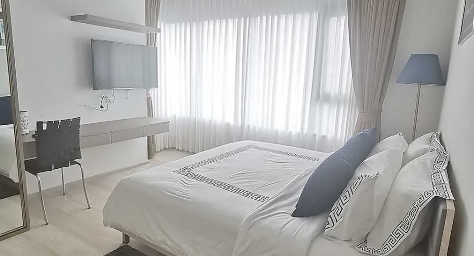 For rent 2 bedrooms condo in Pathum Wan, Bangkok