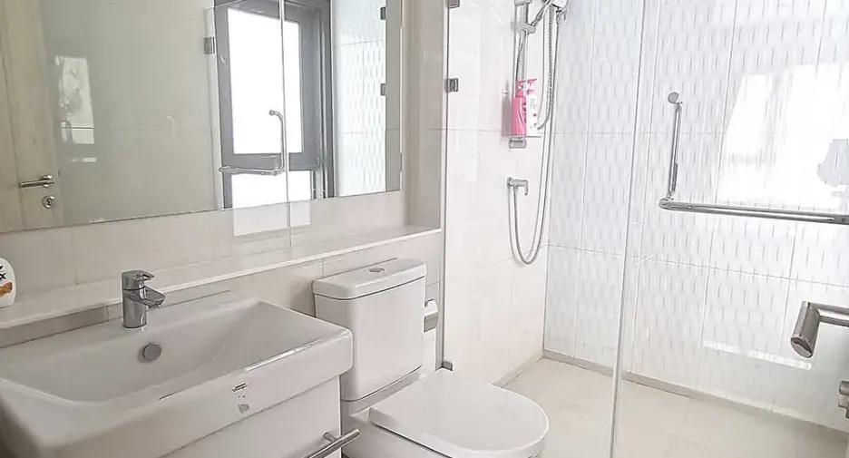 For rent 2 bedrooms condo in Pathum Wan, Bangkok