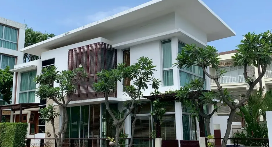 For sale 4 bedrooms villa in Cha Am, Phetchaburi